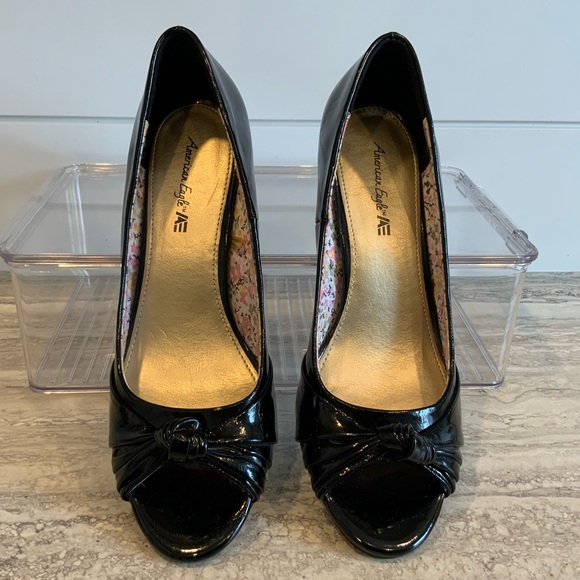 American Eagle Open Toe Patent Leather Heels Size 8 - Picture 3 of 5